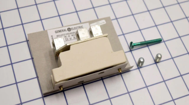 TNI62 - GE Circuit Breaker Part
